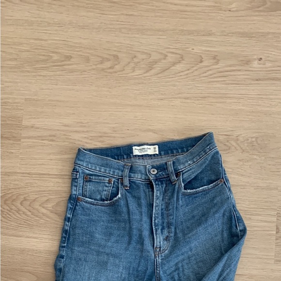 Abercrombie high rise straight ankle length worn once - Picture 2 of 2
